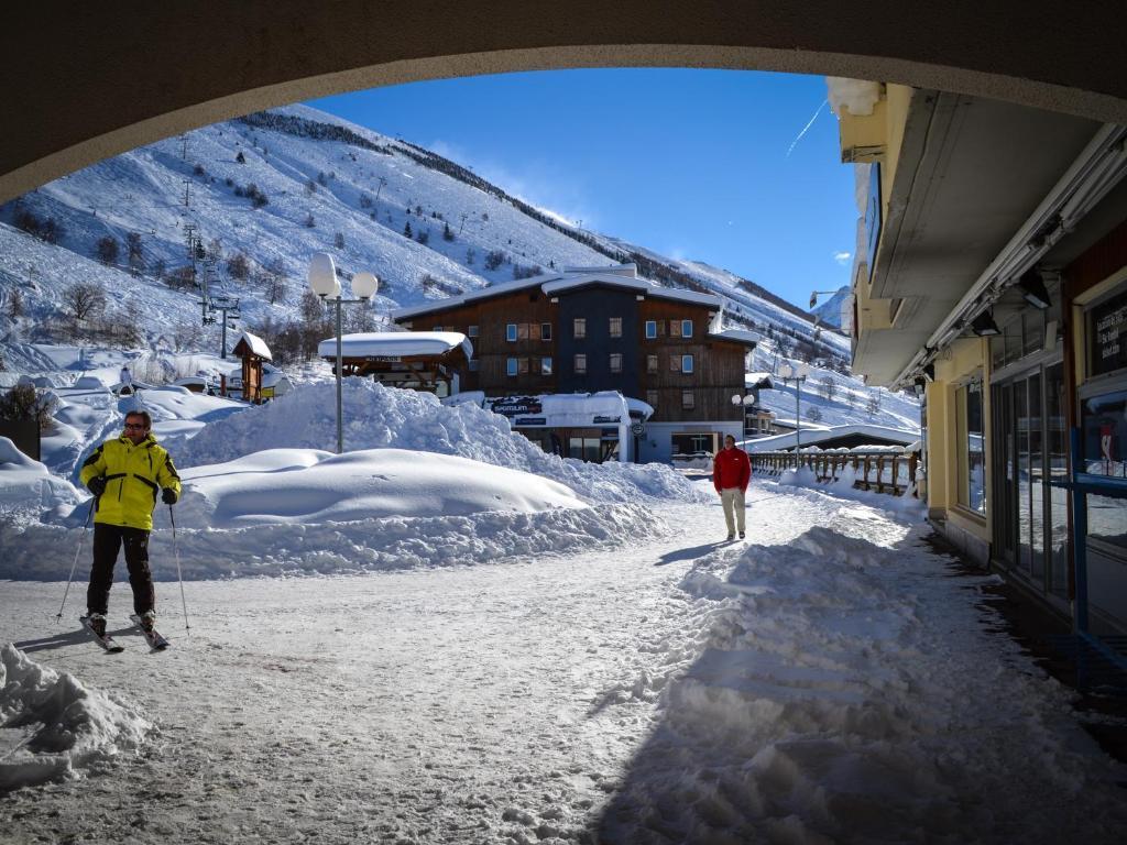 Hotel Turan Les Deux Alpes Exterior foto